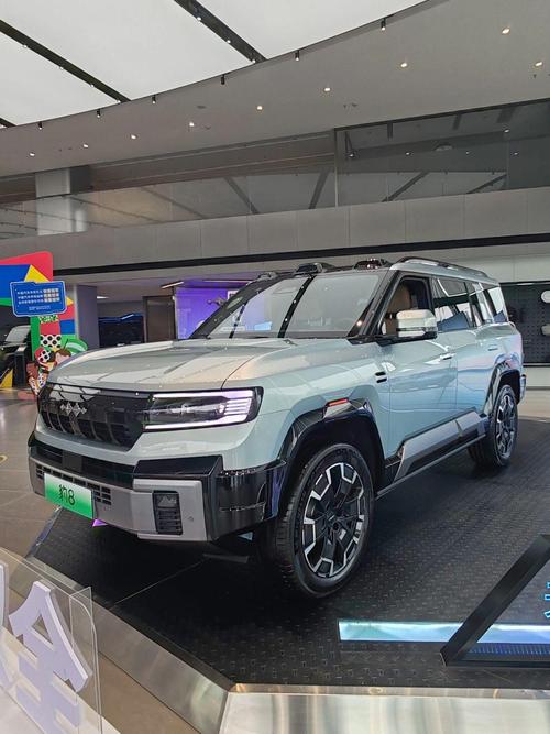 东莞东城区天纳浩企业管理咨询比亚迪方程豹硬派越野的爆款，英菲尼迪35周年与你共成长